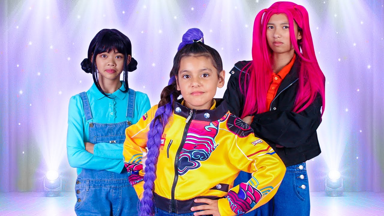 Ellie Learns Teamwork with KPop Demon Hunters Dance & Shop Adventure img